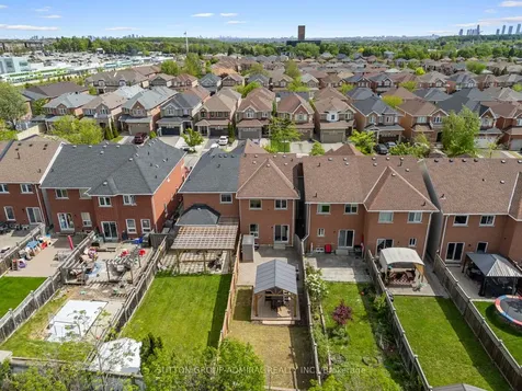 49 Lindenshire Avenue Vaughan ON L6A 4A4