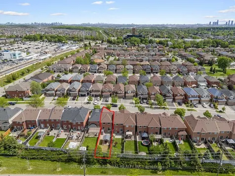 49 Lindenshire Avenue Vaughan ON L6A 4A4