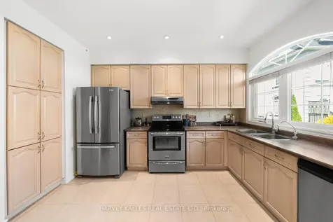 27 Benson Avenue Richmond Hill ON L4C 4E5