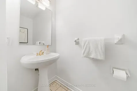 27 Benson Avenue Richmond Hill ON L4C 4E5