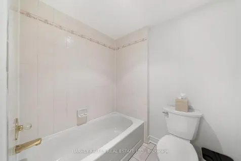 27 Benson Avenue Richmond Hill ON L4C 4E5