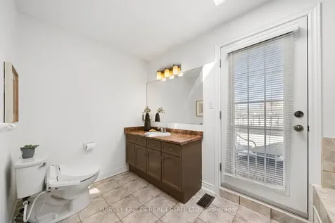 27 Benson Avenue Richmond Hill ON L4C 4E5