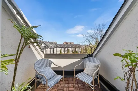 27 Benson Avenue Richmond Hill ON L4C 4E5