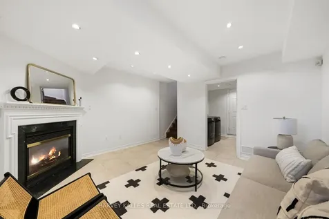 27 Benson Avenue Richmond Hill ON L4C 4E5