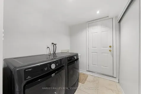 27 Benson Avenue Richmond Hill ON L4C 4E5