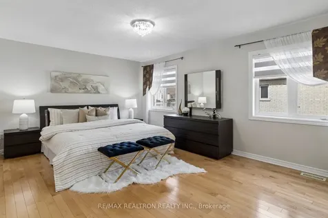 9 Pavarotti Street Richmond Hill ON L4E 0R5