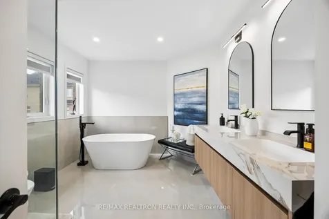 9 Pavarotti Street Richmond Hill ON L4E 0R5