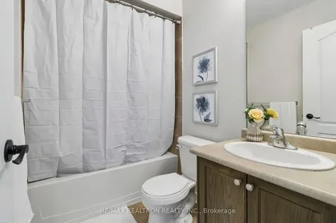 9 Pavarotti Street Richmond Hill ON L4E 0R5