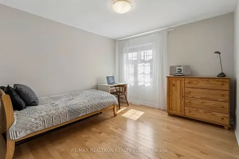 9 Pavarotti Street Richmond Hill ON L4E 0R5