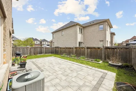 9 Pavarotti Street Richmond Hill ON L4E 0R5