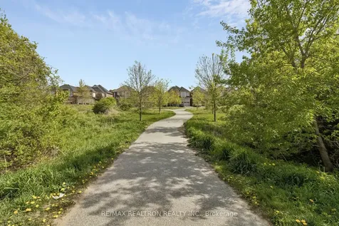 9 Pavarotti Street Richmond Hill ON L4E 0R5