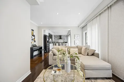 9 Pavarotti Street Richmond Hill ON L4E 0R5