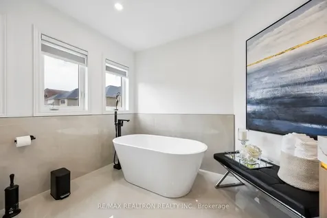 9 Pavarotti Street Richmond Hill ON L4E 0R5