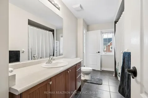 9 Pavarotti Street Richmond Hill ON L4E 0R5