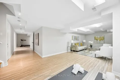 9 Pavarotti Street Richmond Hill ON L4E 0R5