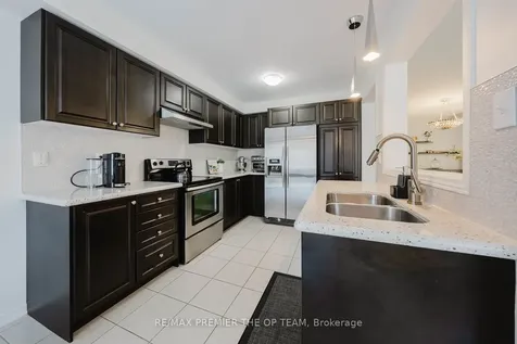 29 Manordale Crescent Vaughan ON L4H 0T6