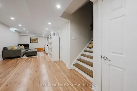 29 Manordale Crescent Vaughan ON L4H 0T6