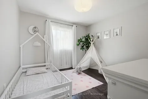 24 Fred Mason Street Georgina ON L4P 0B2