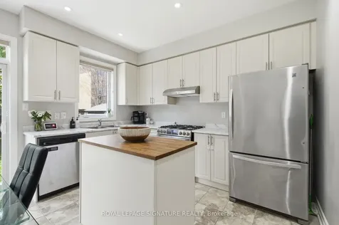 24 Fred Mason Street Georgina ON L4P 0B2