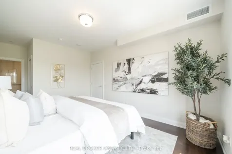 7 Bond Crescent Richmond Hill ON L4E 1E6
