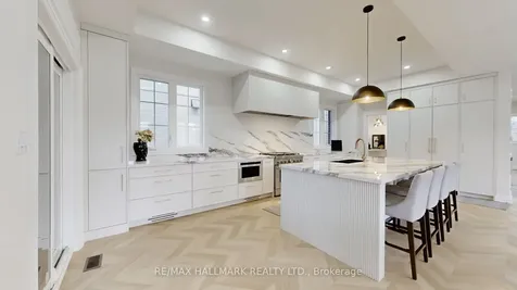 31 Naughton Drive Richmond Hill ON L4C 4M6