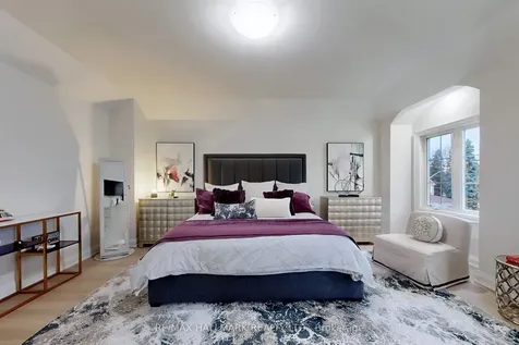 31 Naughton Drive Richmond Hill ON L4C 4M6