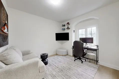 31 Naughton Drive Richmond Hill ON L4C 4M6