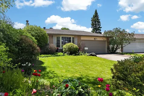 5 Fleance Drive Markham ON L3T 3J8