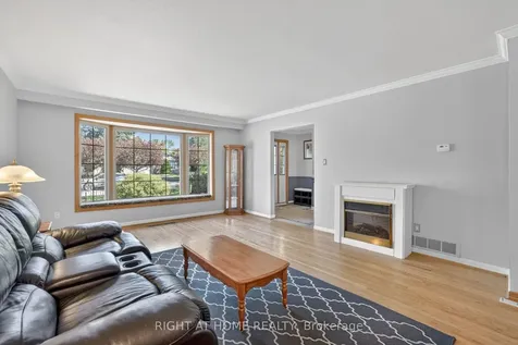 5 Fleance Drive Markham ON L3T 3J8