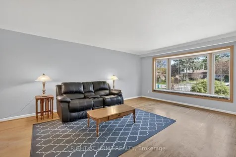 5 Fleance Drive Markham ON L3T 3J8