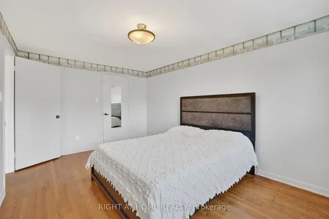 5 Fleance Drive Markham ON L3T 3J8