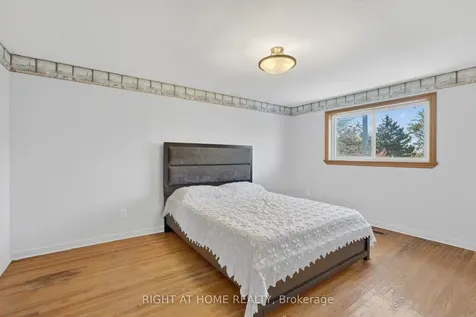 5 Fleance Drive Markham ON L3T 3J8