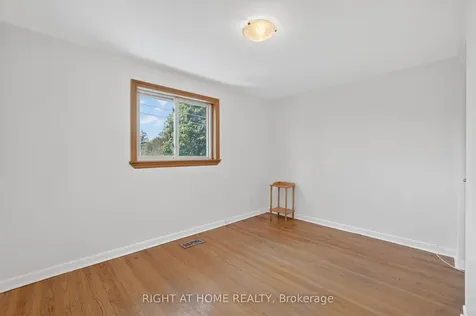 5 Fleance Drive Markham ON L3T 3J8