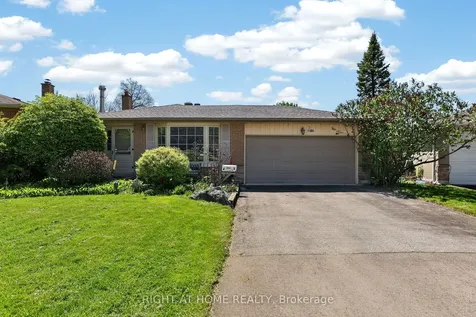 5 Fleance Drive Markham ON L3T 3J8