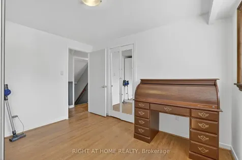 5 Fleance Drive Markham ON L3T 3J8