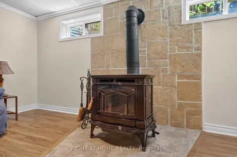 5 Fleance Drive Markham ON L3T 3J8