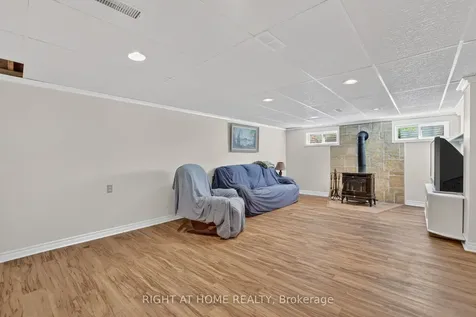 5 Fleance Drive Markham ON L3T 3J8