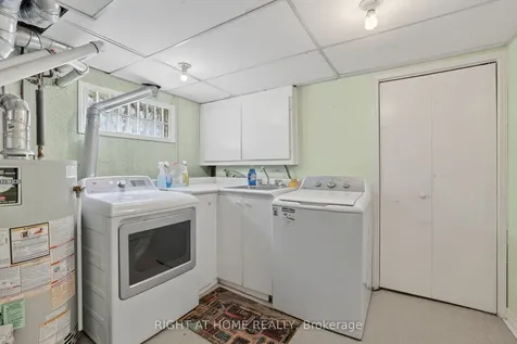 5 Fleance Drive Markham ON L3T 3J8