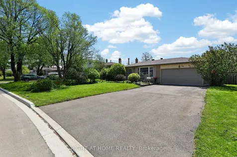 5 Fleance Drive Markham ON L3T 3J8