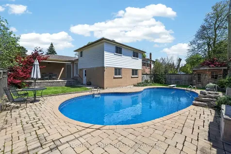 5 Fleance Drive Markham ON L3T 3J8