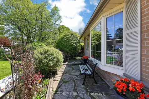 5 Fleance Drive Markham ON L3T 3J8
