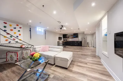 64 Saffron Street Markham ON L6E 1Y4
