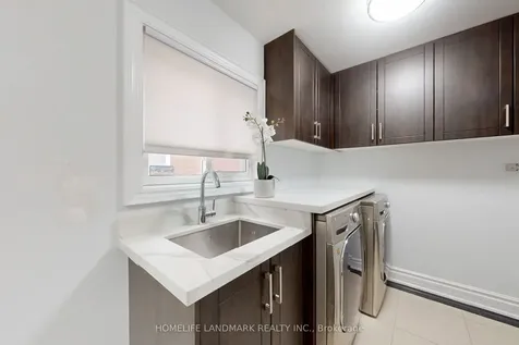 22 Lynda Mcneil Place Markham ON L3S 3E4
