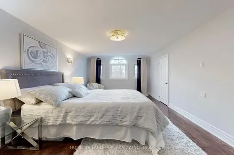 22 Lynda Mcneil Place Markham ON L3S 3E4