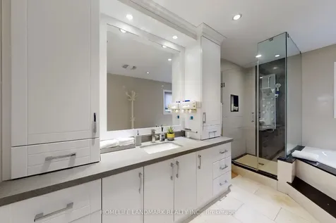 22 Lynda Mcneil Place Markham ON L3S 3E4