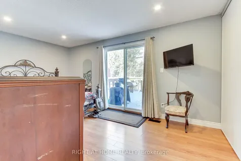 853 Magnolia Avenue Newmarket ON L3Y 5H5