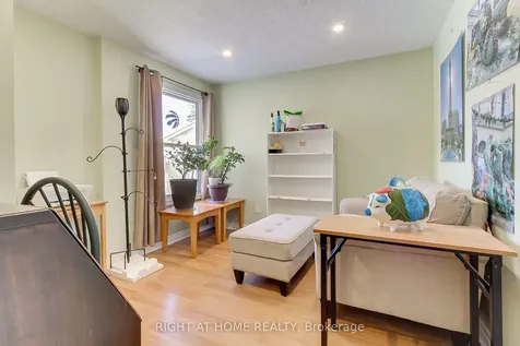 853 Magnolia Avenue Newmarket ON L3Y 5H5