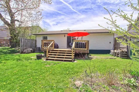 853 Magnolia Avenue Newmarket ON L3Y 5H5