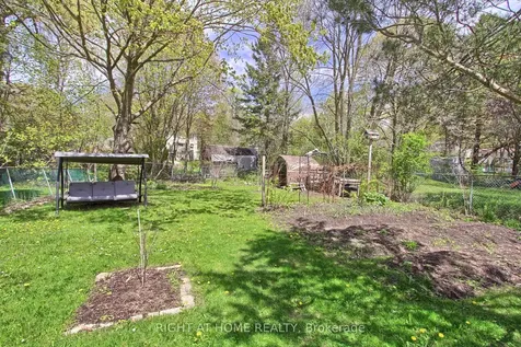 853 Magnolia Avenue Newmarket ON L3Y 5H5