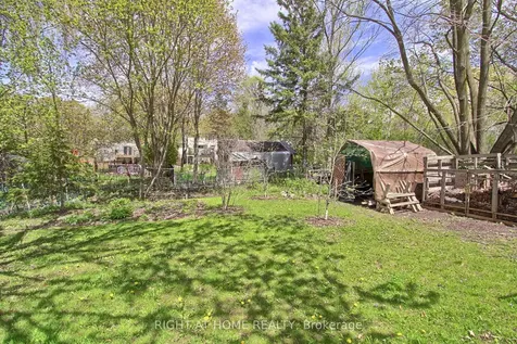 853 Magnolia Avenue Newmarket ON L3Y 5H5